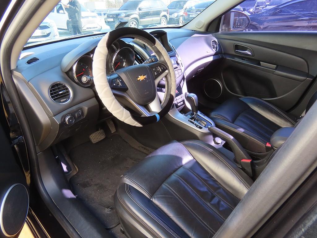 Chevrolet Cruise - Vista 6