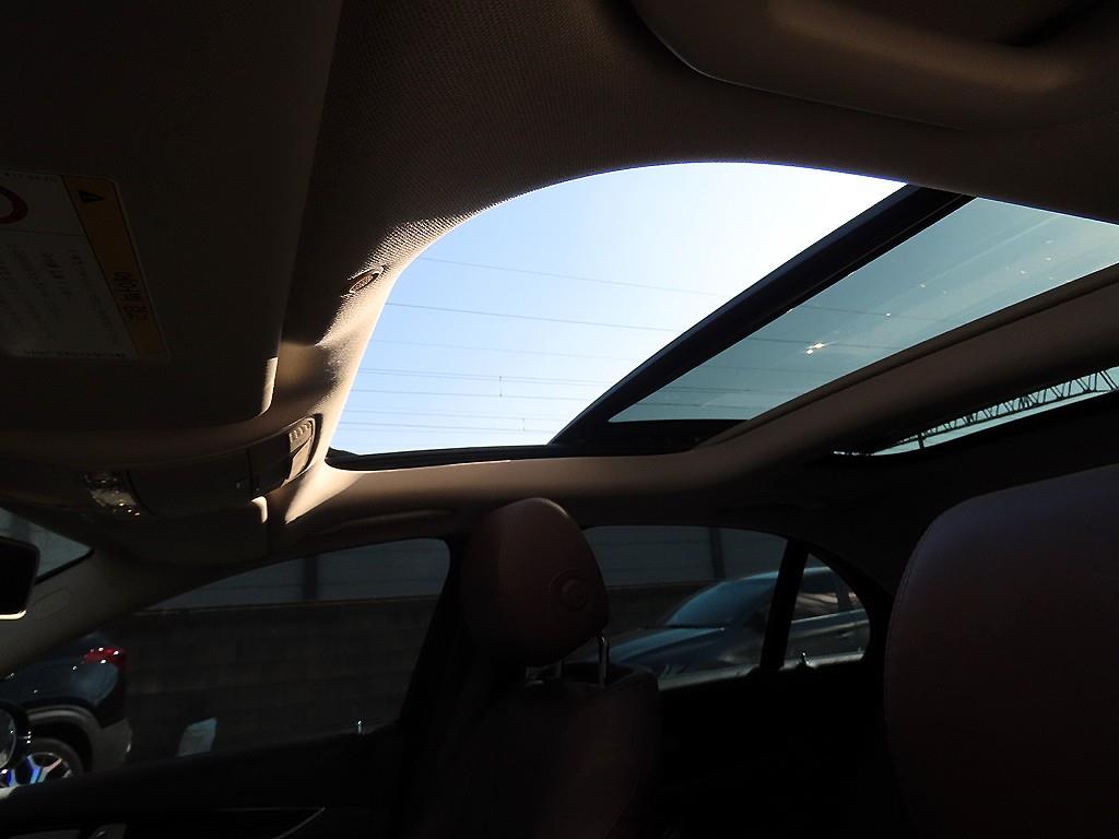 Mercedes Benz E class 2017 Negro - Importación desde Corea - HF Imports Iquique - Foto 17