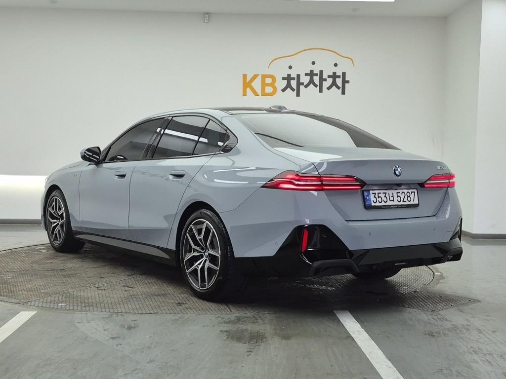 BMW 5 Series - Vista 3