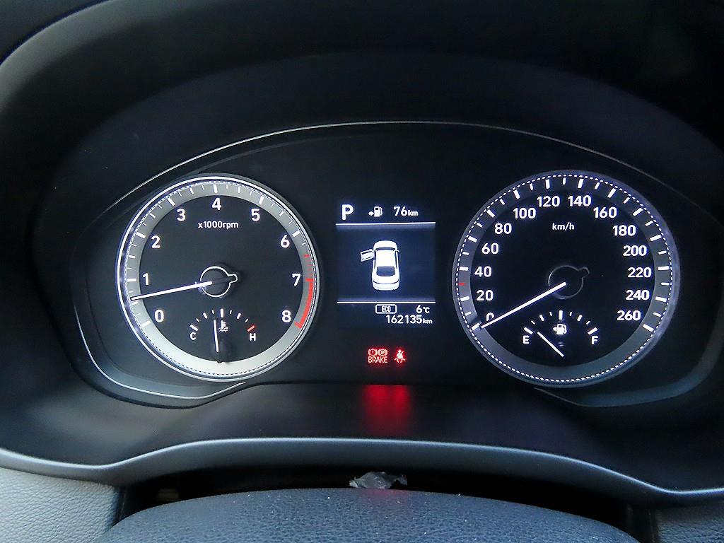 HYUNDAI Grandeur - Vista 9