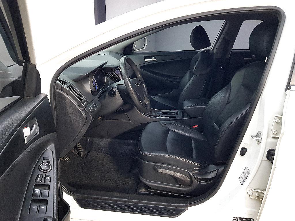 HYUNDAI Sonata - Vista 7