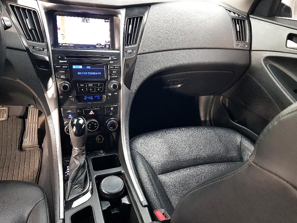 HYUNDAI Sonata - Vista 9