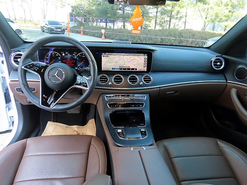 Mercedes Benz E class - Vista 7