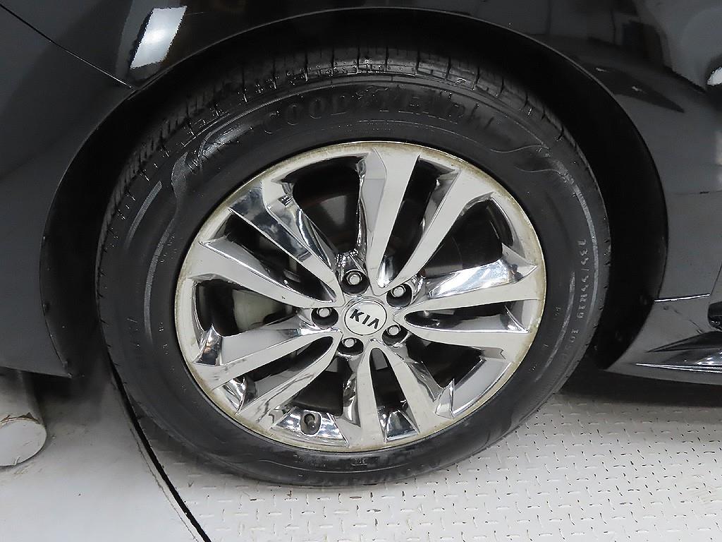 KIA Carnival - Vista 9