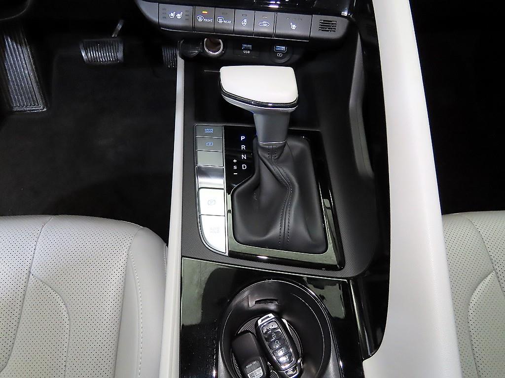 HYUNDAI Avante - Vista 12