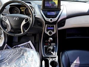 HYUNDAI Avante - Vista 10