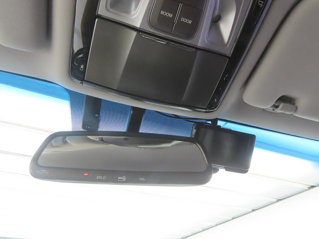 HYUNDAI Grandeur - Vista 12