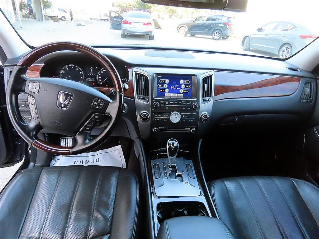 HYUNDAI Equus - Vista 7