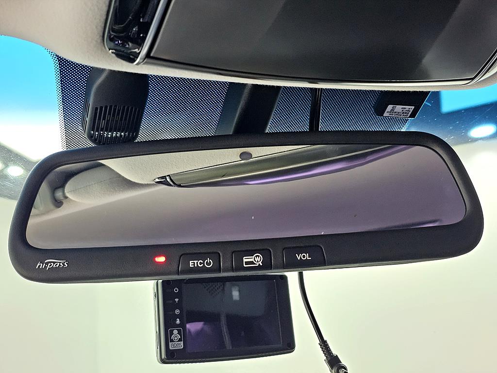 HYUNDAI Grandeur - Vista 11