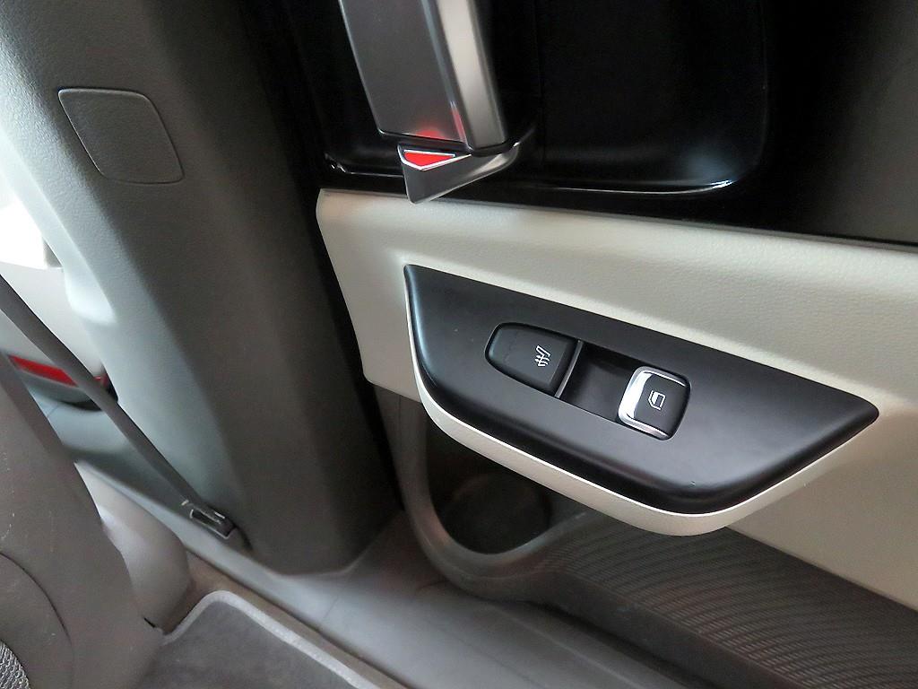 KIA Carnival - Vista 10