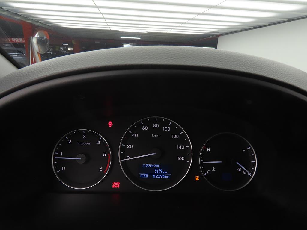 HYUNDAI Starex - Vista 10