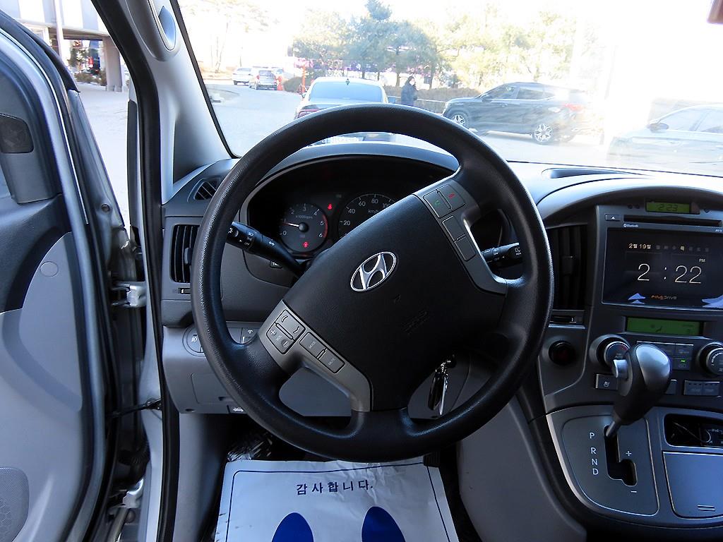 HYUNDAI Starex - Vista 8