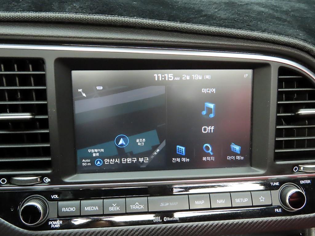 HYUNDAI Avante - Vista 9