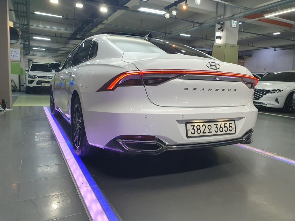 HYUNDAI Grandeur - Vista 4