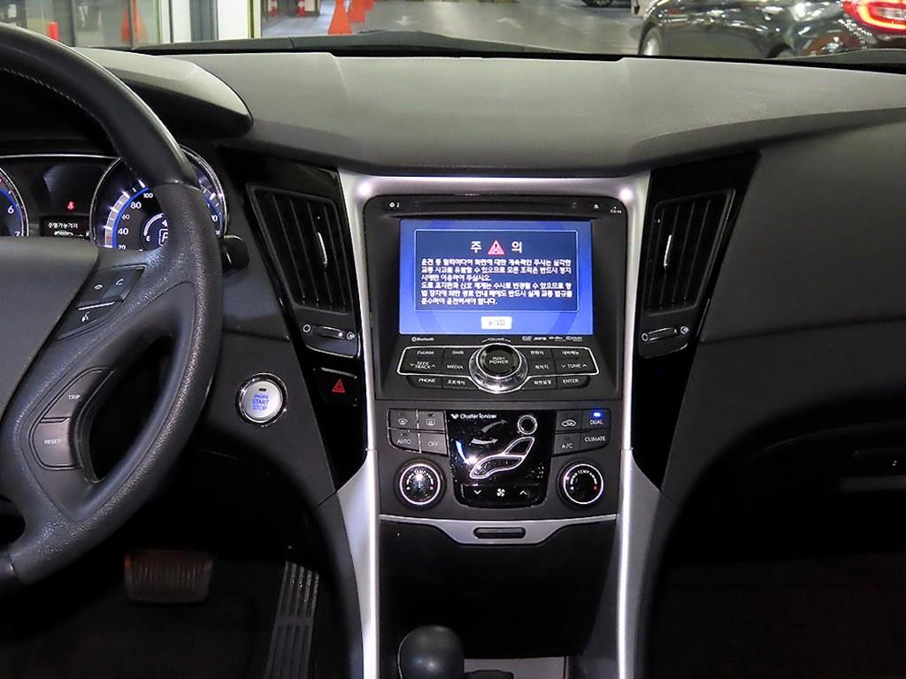 HYUNDAI Sonata - Vista 11