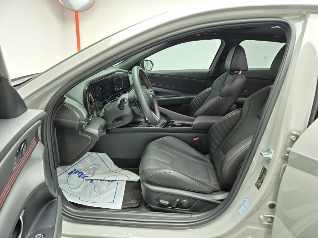 HYUNDAI Avante - Vista 11