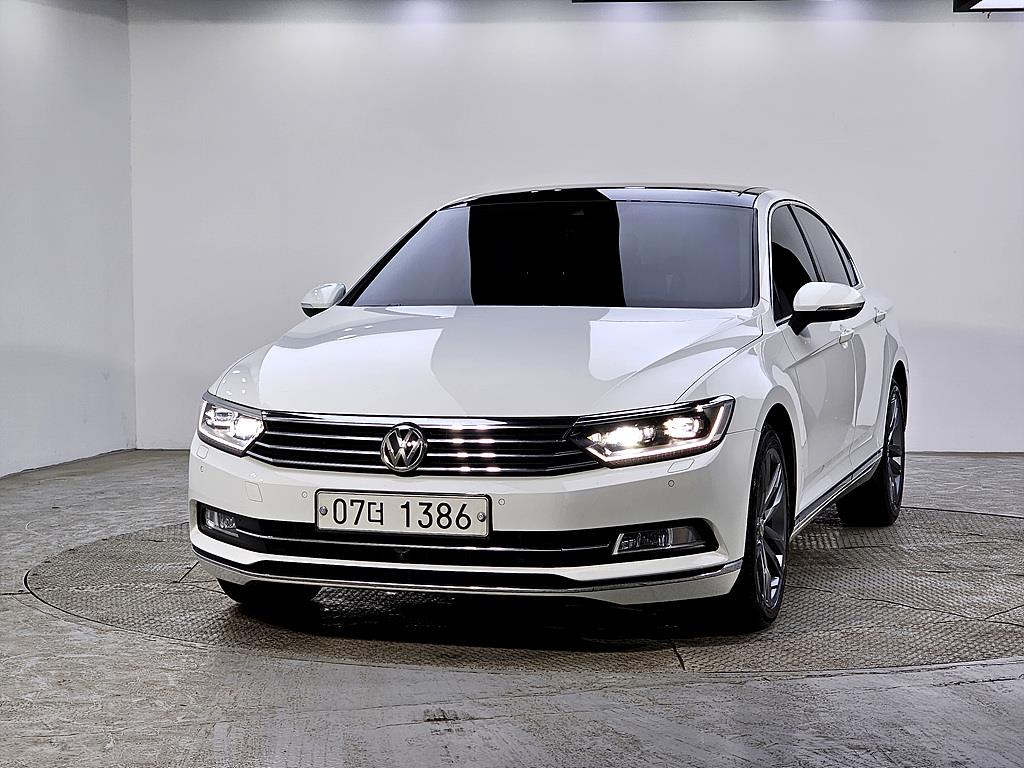 Volkswagen Passat - Vista 2