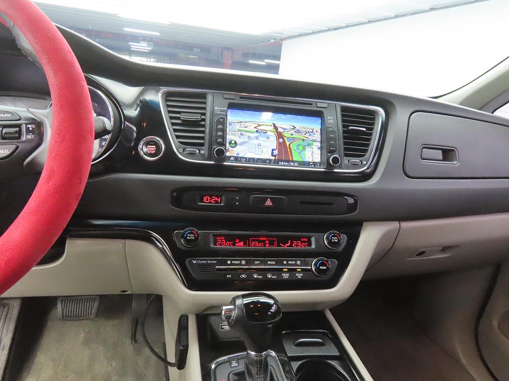 KIA Carnival - Vista 10