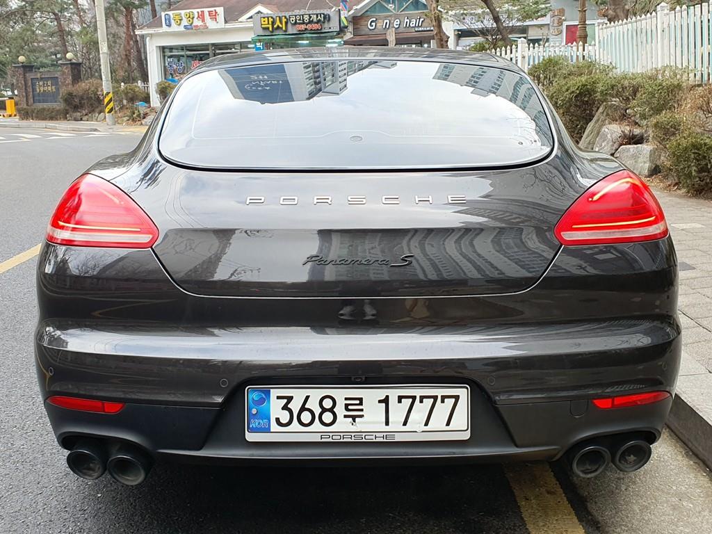 Porsche Panamera - Vista 4