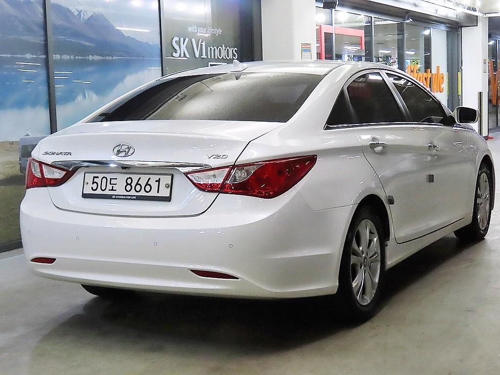 HYUNDAI Sonata - Vista 4