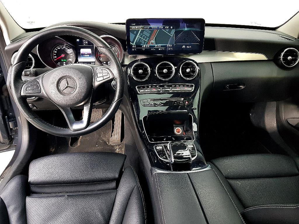 Mercedes Benz C Class - Vista 5