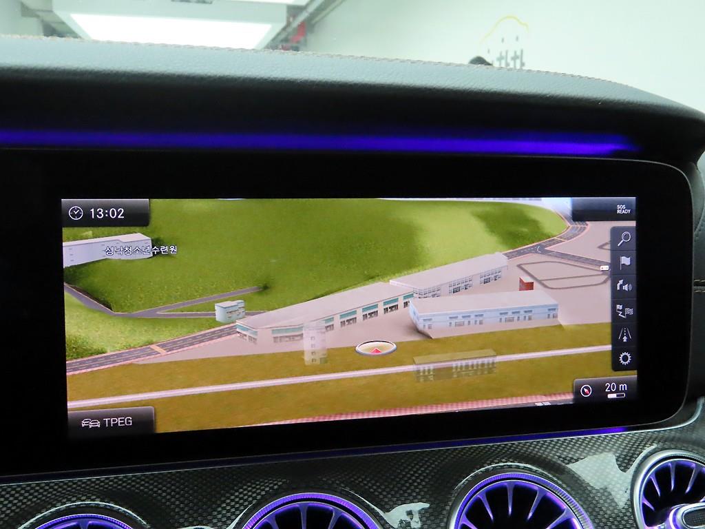 Mercedes Benz E class - Vista 8