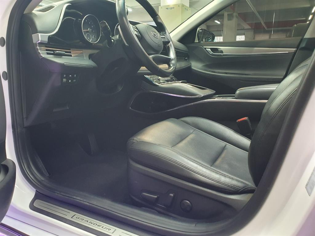 HYUNDAI Grandeur - Vista 6