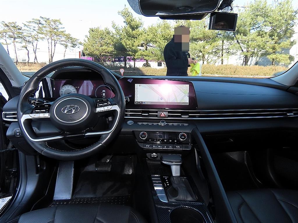 HYUNDAI Avante - Vista 7