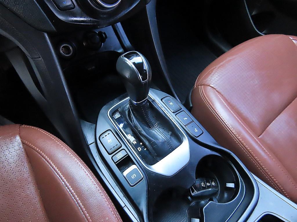 HYUNDAI Maxcruz - Vista 10