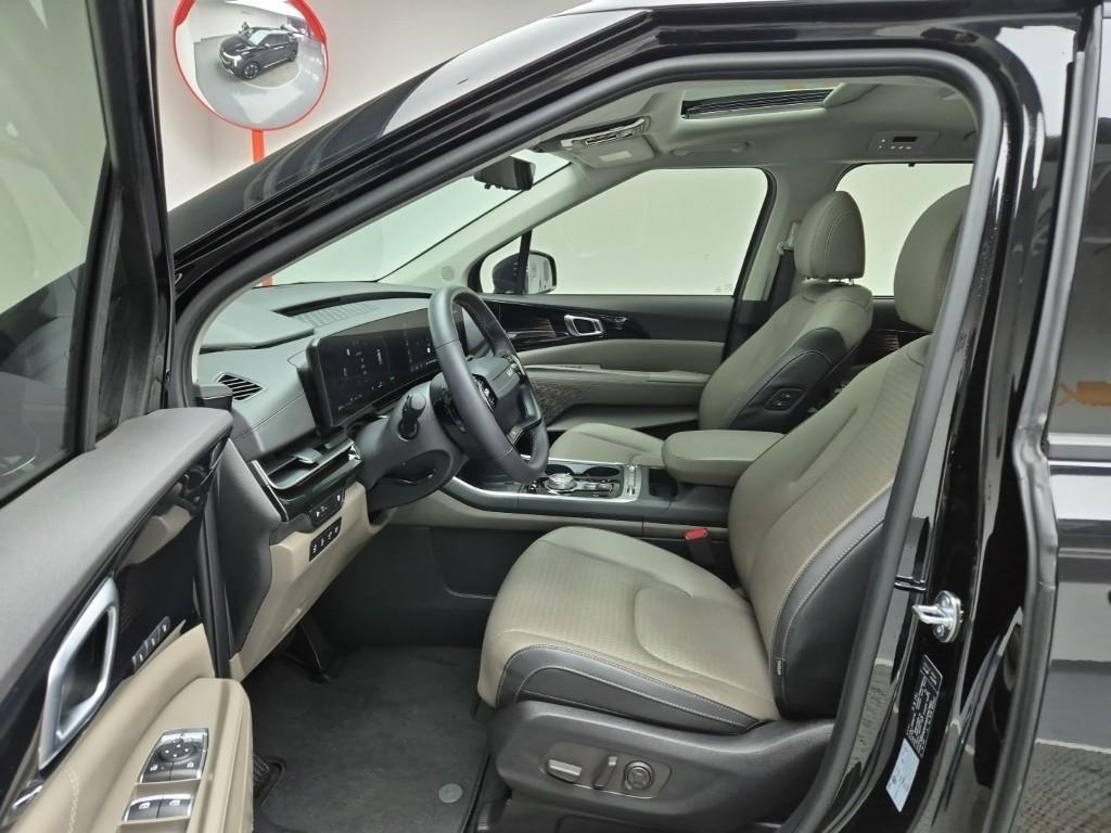 KIA Carnival - Vista 11