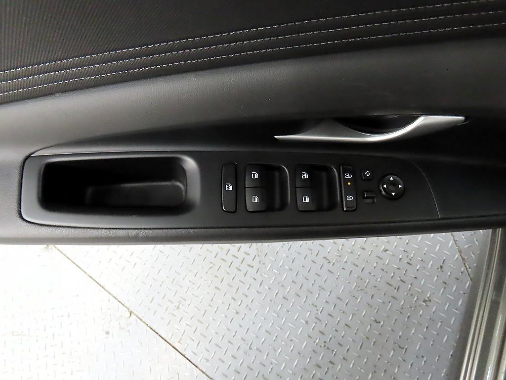 HYUNDAI Avante - Vista 11