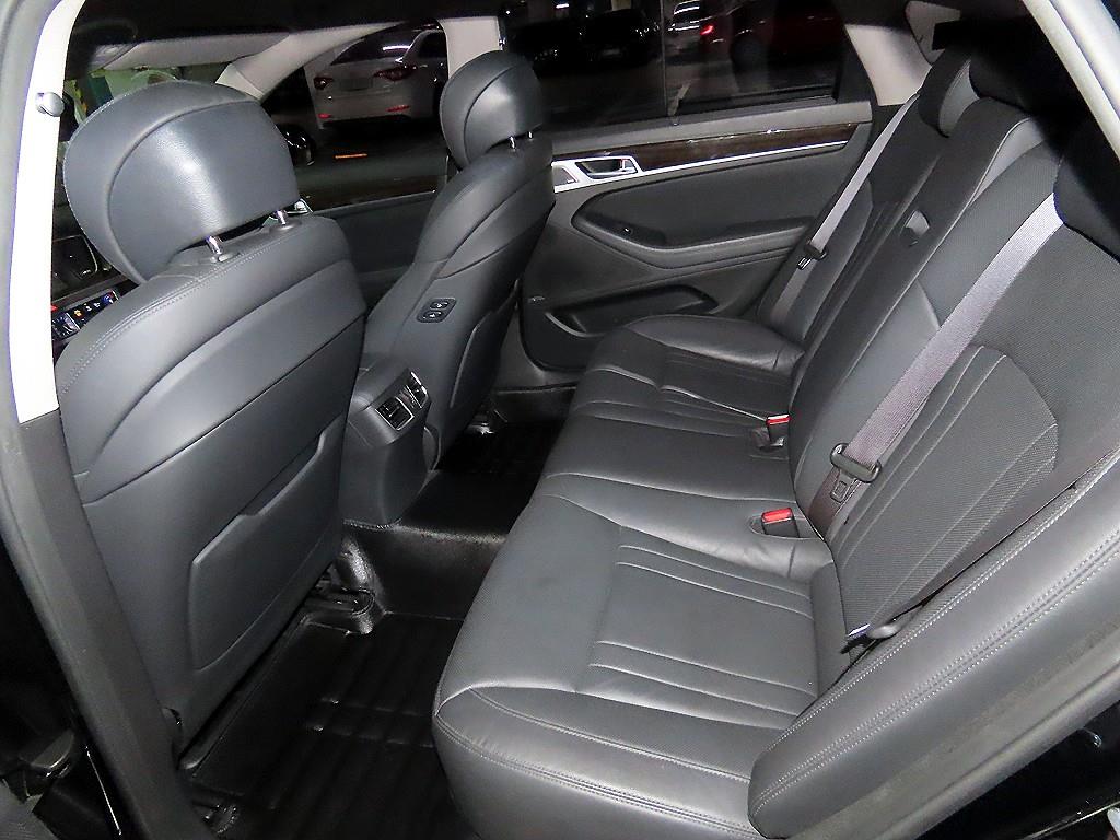 Genesis G80 - Vista 7