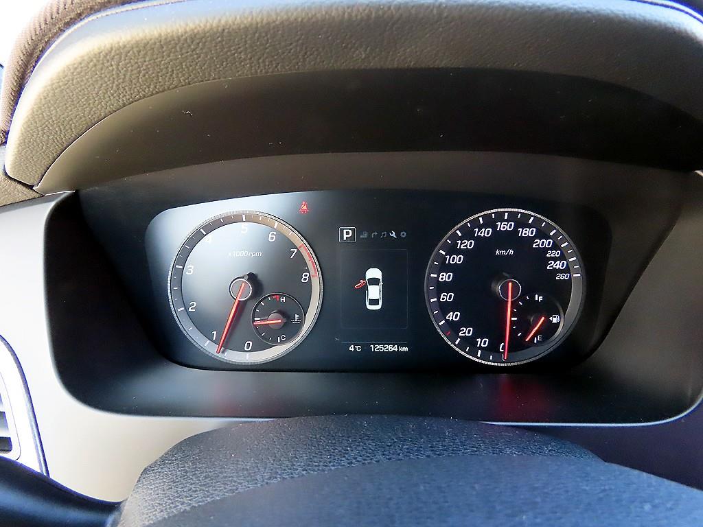 HYUNDAI Sonata - Vista 9