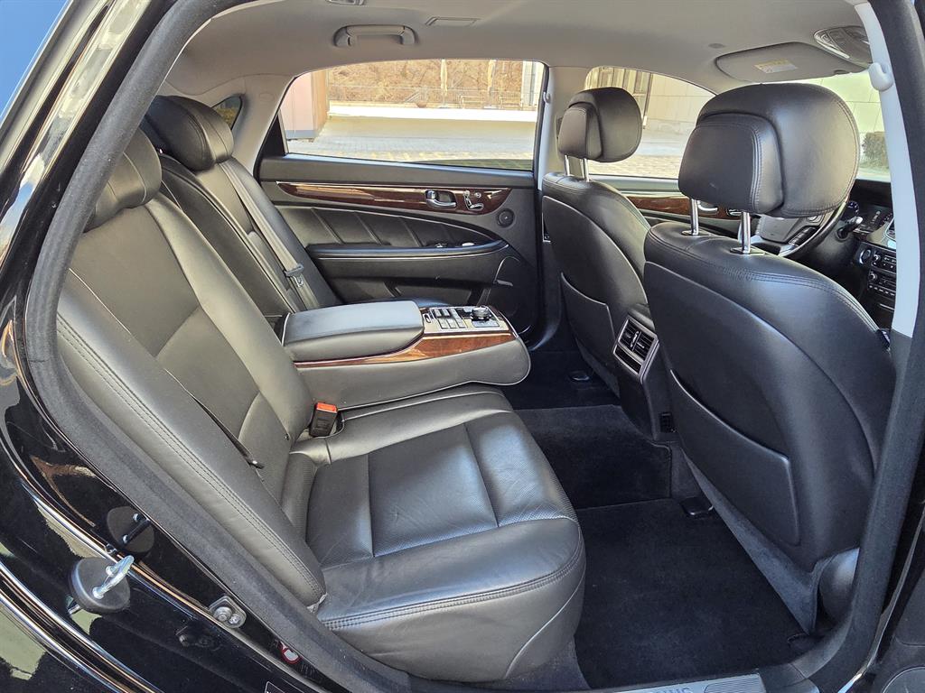 HYUNDAI Equus - Vista 11