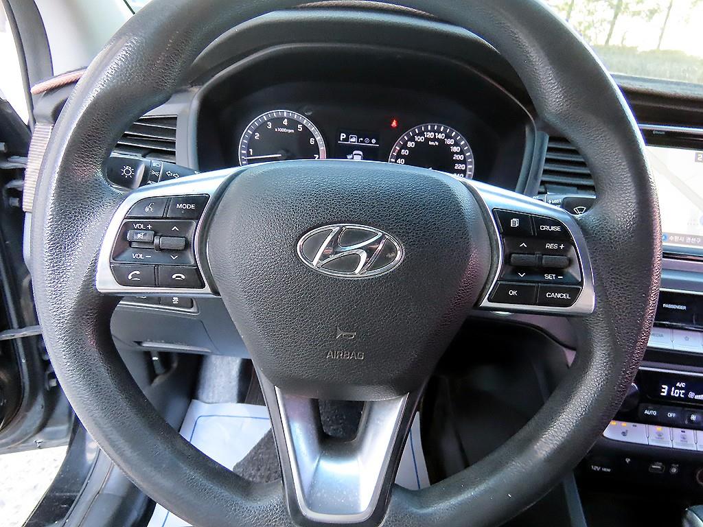 HYUNDAI Sonata - Vista 8