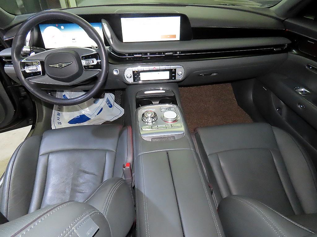 Genesis G90 - Vista 10