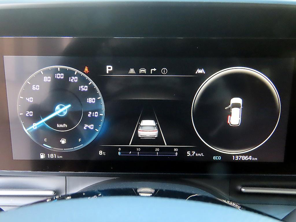 KIA Carnival - Vista 10