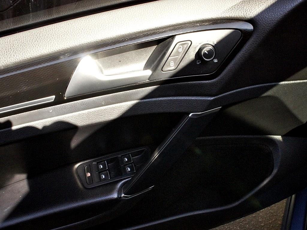 Volkswagen Golf 2014 Azul - Importación desde Corea - HF Imports Iquique - Foto 13