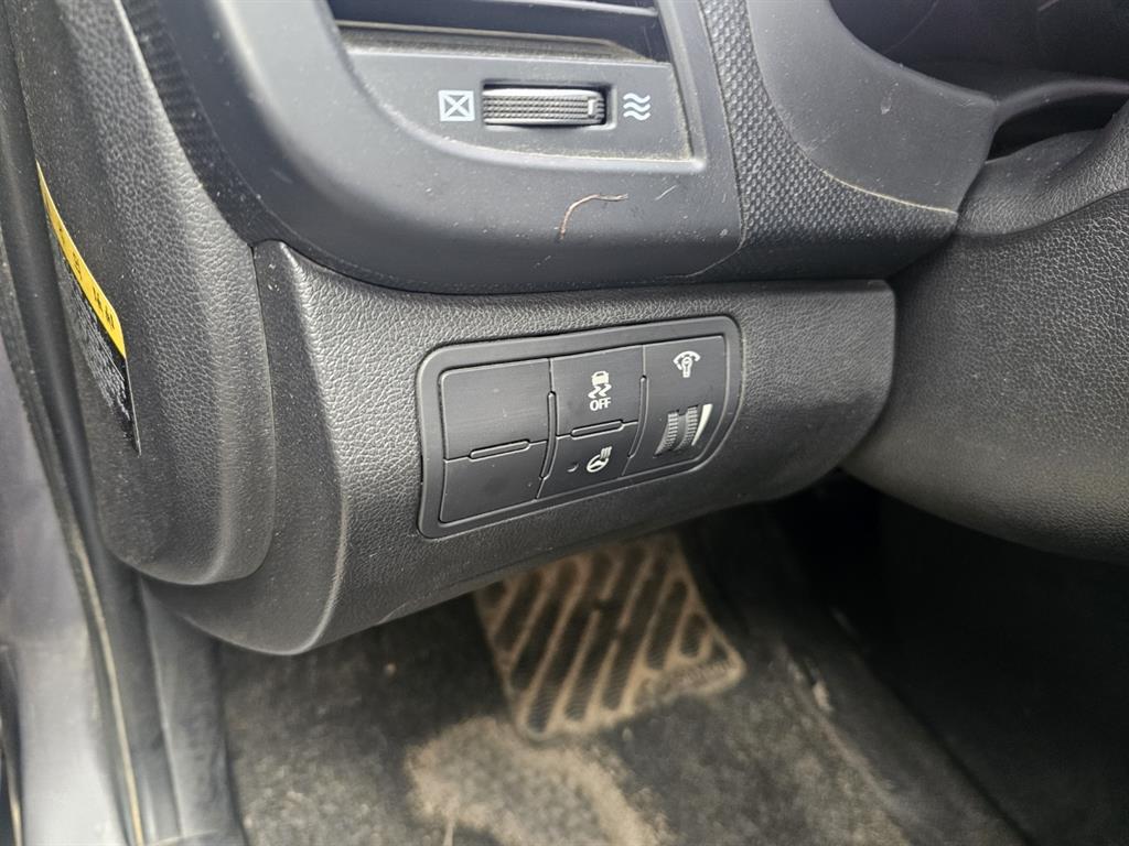 HYUNDAI Accent - Vista 6