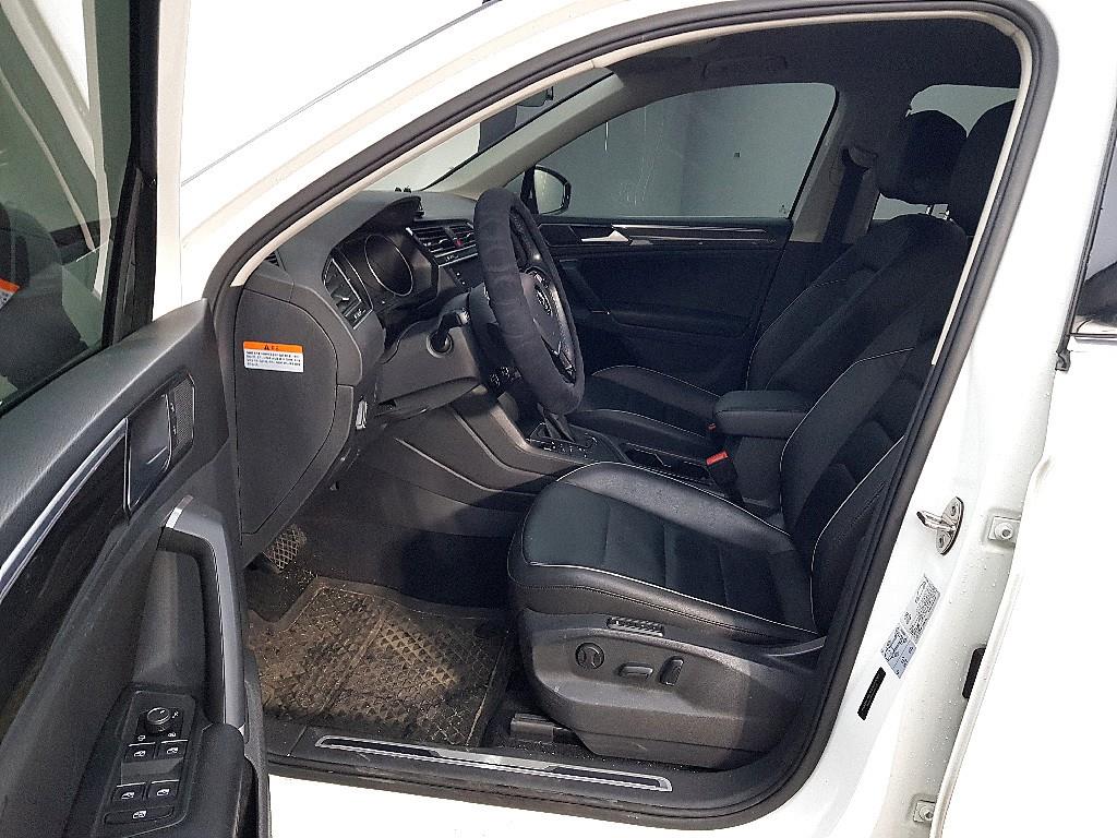 Volkswagen Tiguan - Vista 8