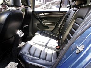 Volkswagen Golf - Vista 12