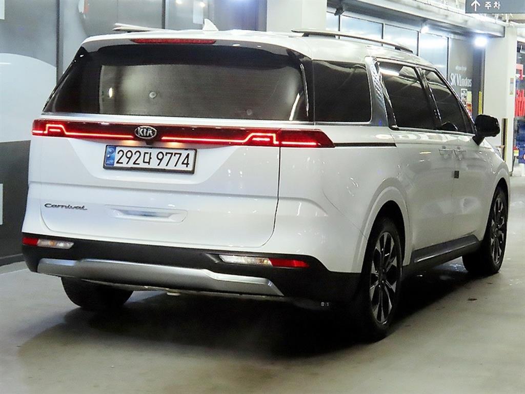 KIA Carnival - Vista 4