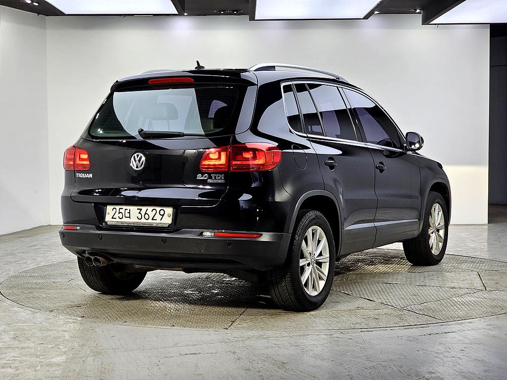 Volkswagen Tiguan - Vista 4