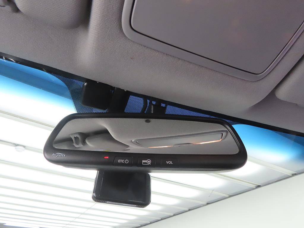 HYUNDAI Avante - Vista 12