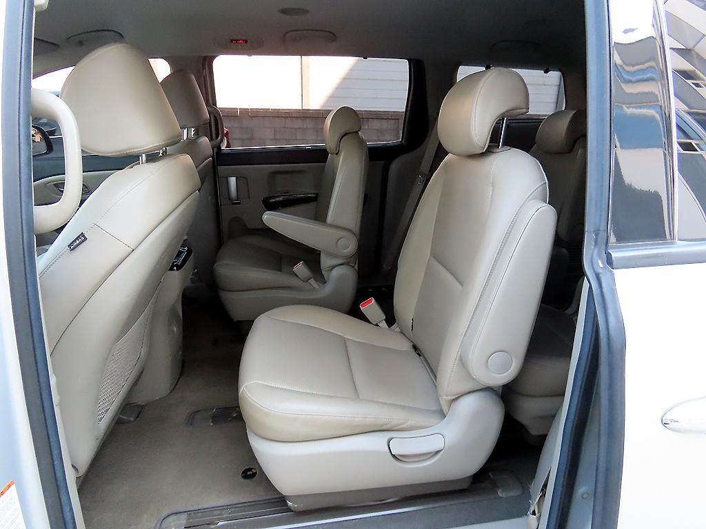 KIA Carnival - Vista 6
