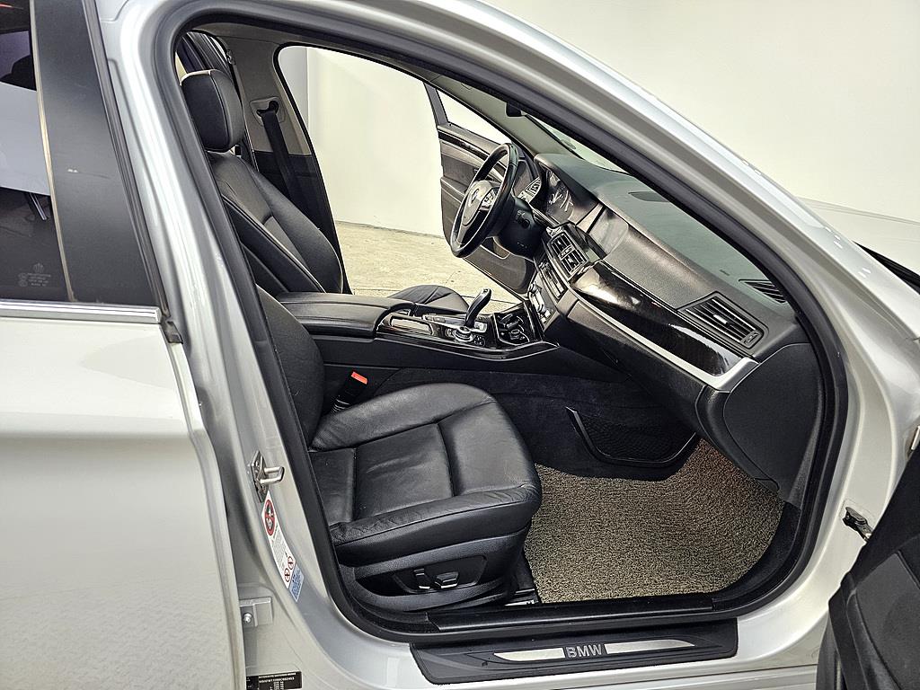 BMW 5 Series - Vista 11