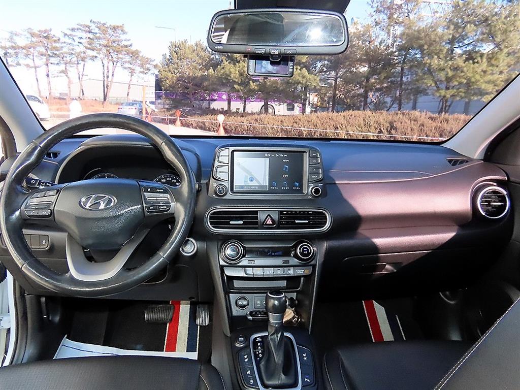 HYUNDAI Kona - Vista 7
