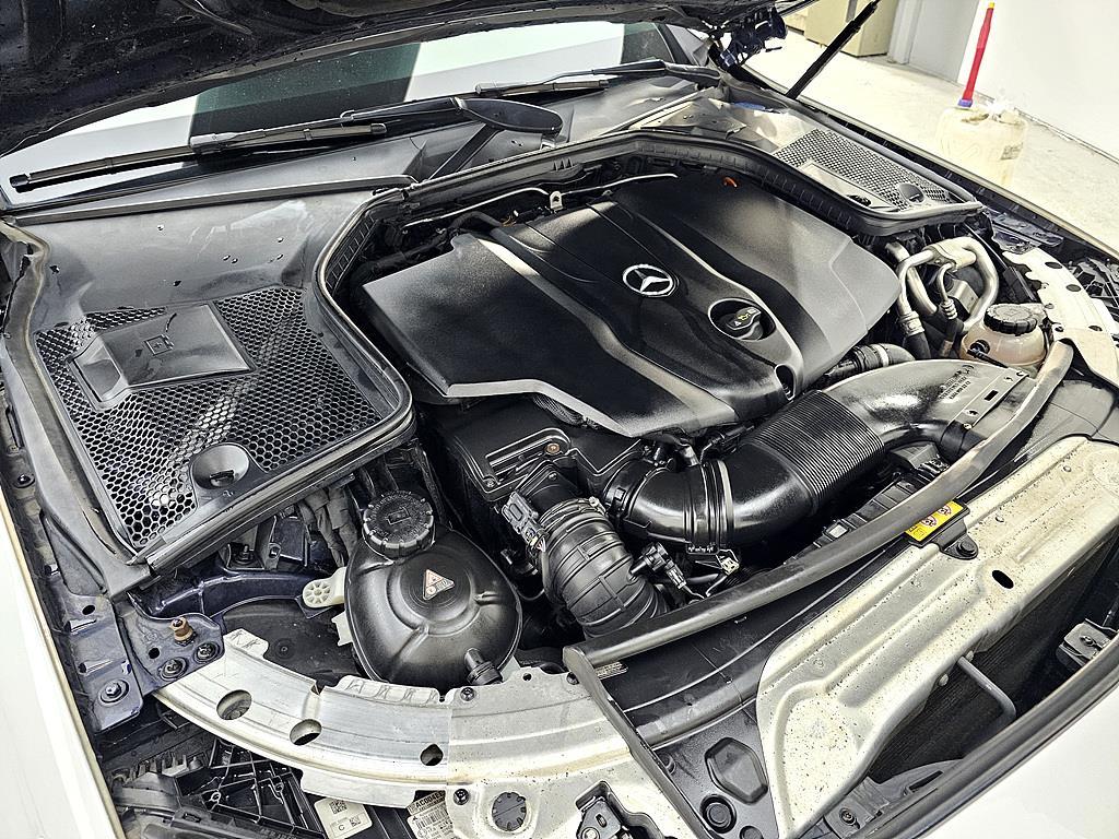 Mercedes Benz C Class - Vista 6