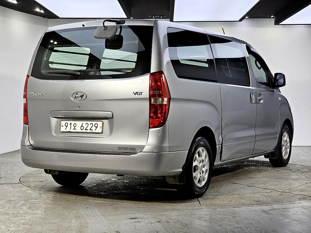 HYUNDAI Starex - Vista 4