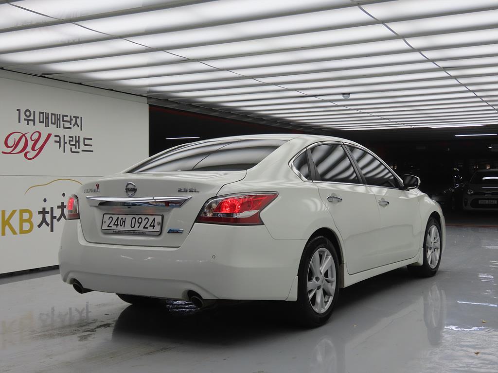 Nissan Altima - Vista 4